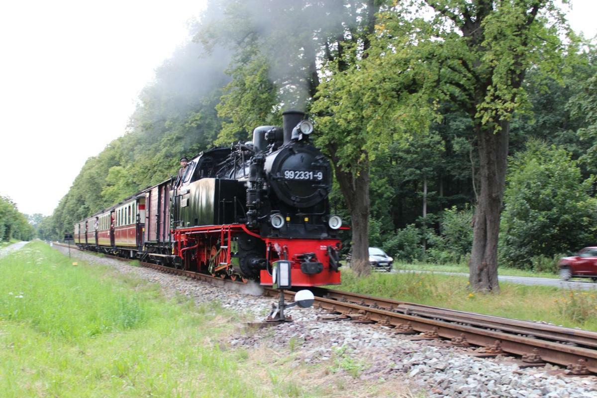 Nostalgischer Kaiserbahnhof Bad Doberan Extérieur photo
